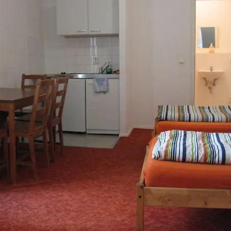 Come 2 Friends Apartmenthaus 公寓式酒店 2*