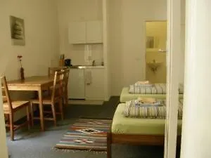 Come 2 Friends Apartmenthaus شقة فندقية 2*